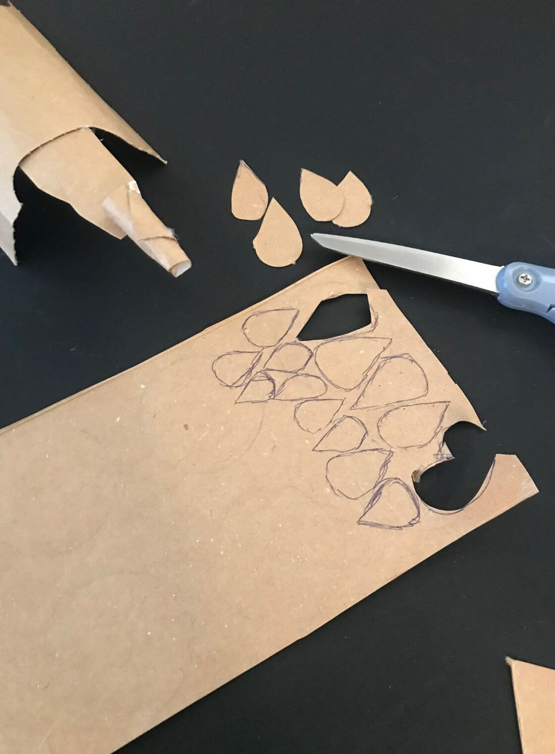 make-scales-instructions-for-cardoard-animals Make scales- Instructions for Cardboard Animals pangolin step 4