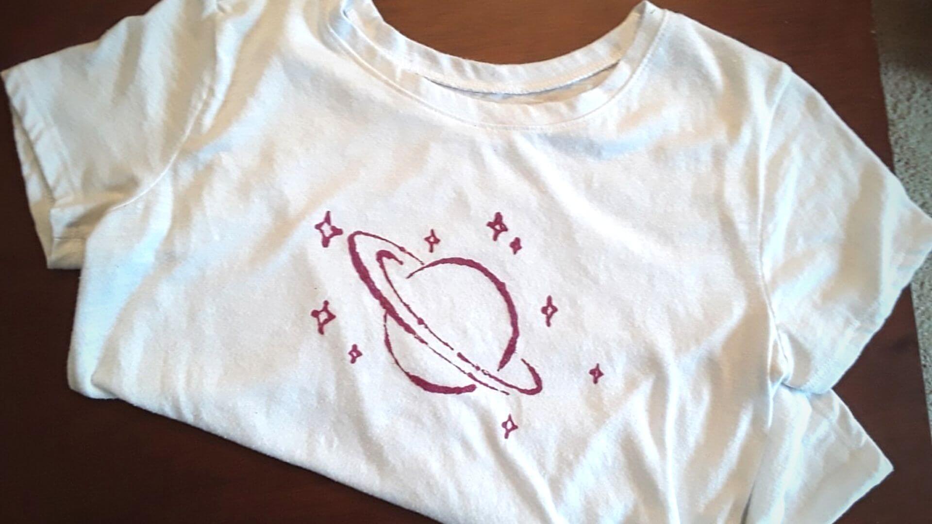Upcycled t-shirt using puffy paint technique
