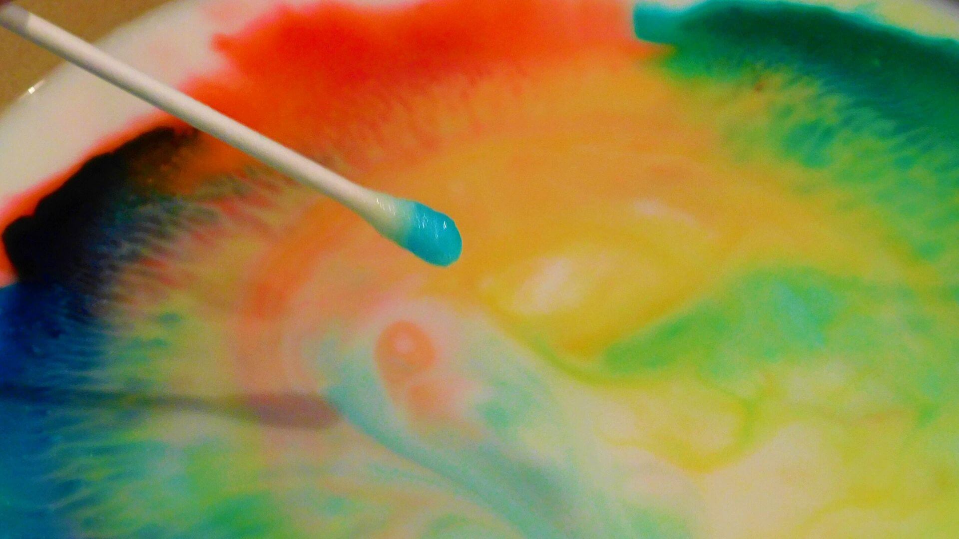 Easy Milk Experiment • Learn About Molecules With TieDye Milk Orlando Science Center