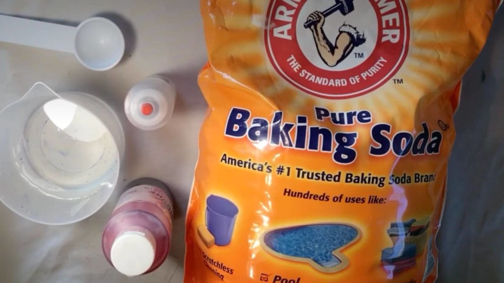 Materials for DIY baking soda paint