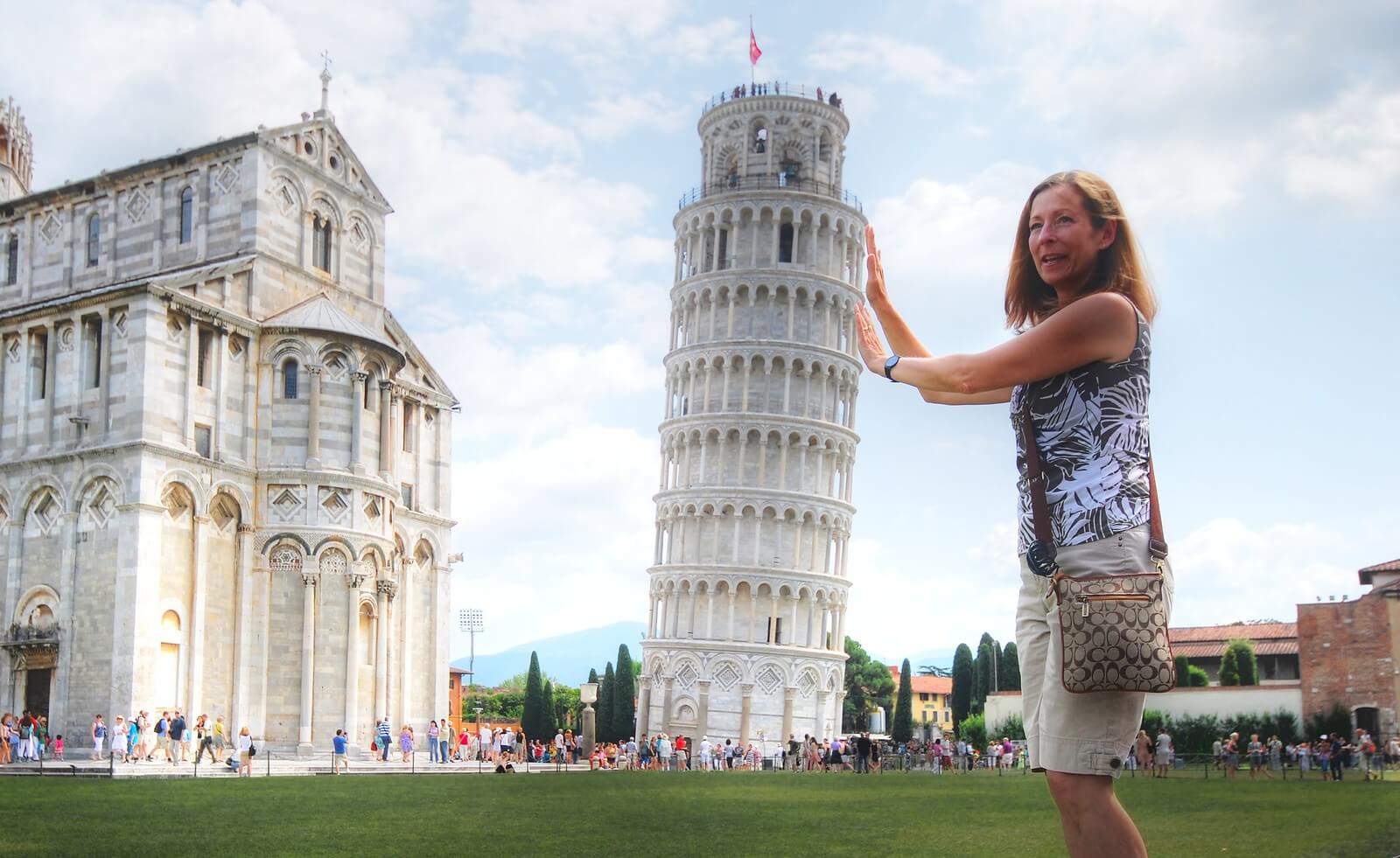 pisa leaning tower of pisa tourist image